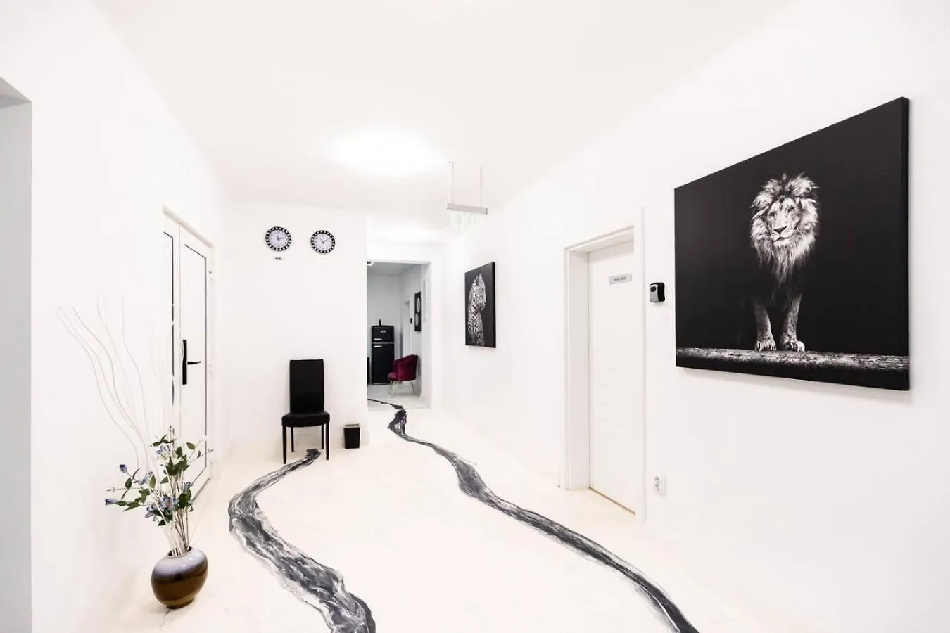 Bucharest Studios Beijing Room 0*,