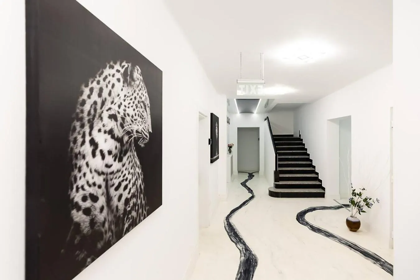 Bucharest Studios Beijing Room 0*,