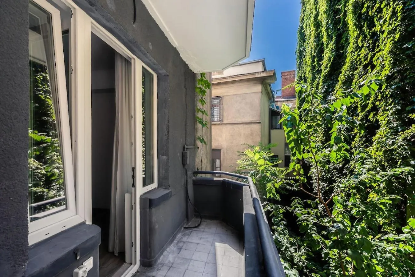 Bucharest Studios Beijing Room Apartment