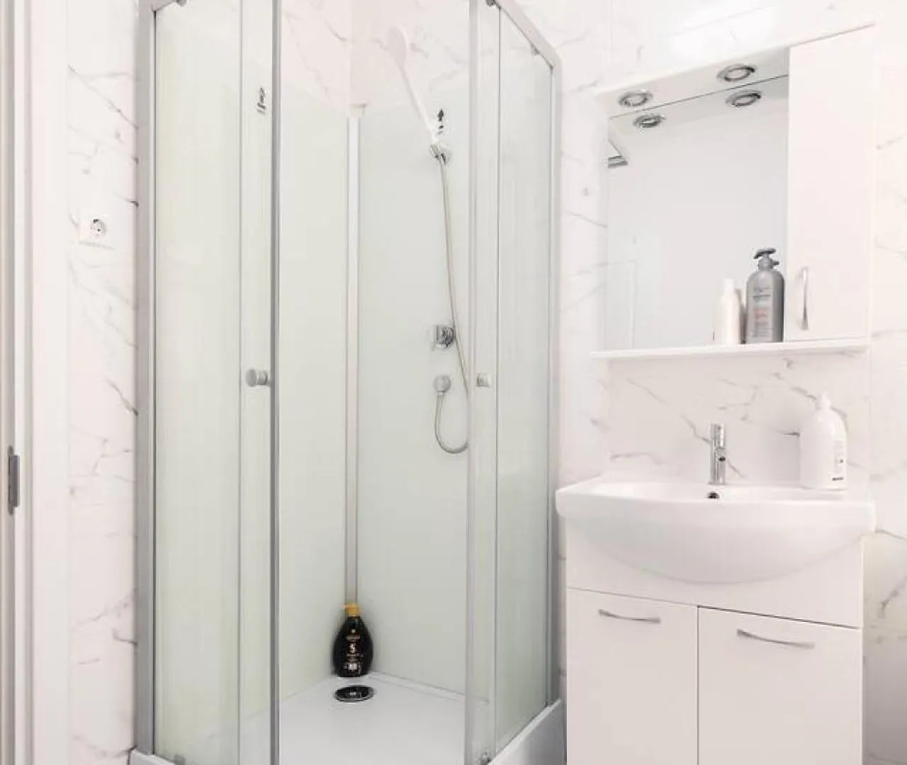 Bucharest Studios Beijing Room شقة