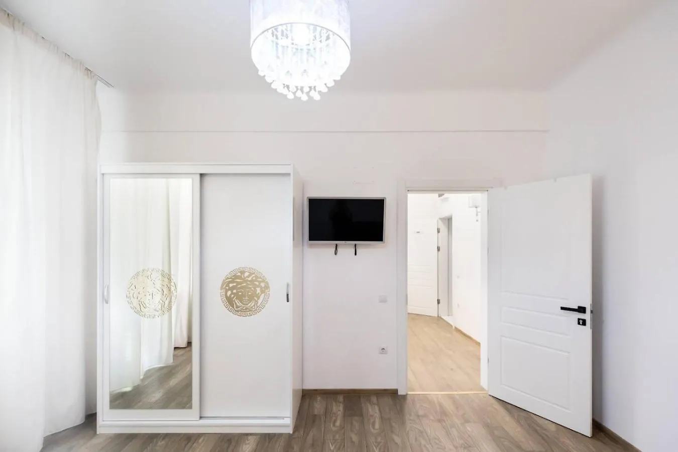 Bucharest Studios Beijing Room 0*,